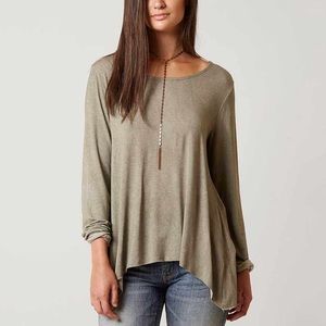 Red by BKE Twist Back Top